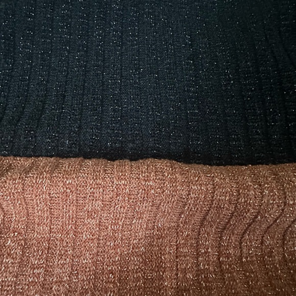 NEW 143 STORY Shimmer Time Sparkle V-Neck Sweater 2x - Picture 3 of 3